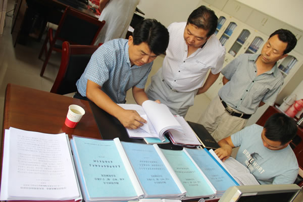市交通運(yùn)輸局黨組書(shū)記、局長(zhǎng)馬潤(rùn)同志對(duì)隴運(yùn)集團(tuán)公司全面從嚴(yán)治黨及黨風(fēng)廉政建設(shè)進(jìn)行專題調(diào)研
