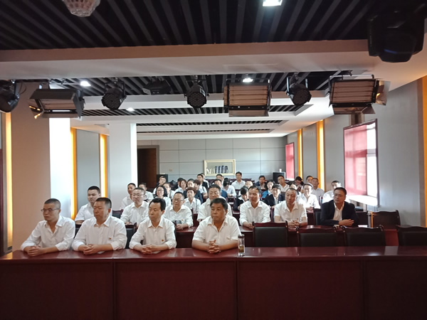 隴運(yùn)集團(tuán)公司黨委開展“不忘初心、牢記使命”紀(jì)念建黨98周年主題黨日活動(dòng)